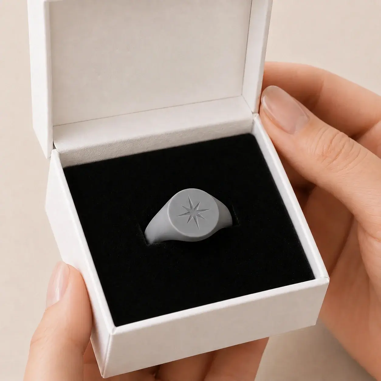 Ring resin sample in its box